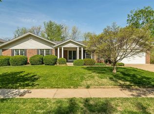 15039 Manor Creek Dr, Chesterfield, MO