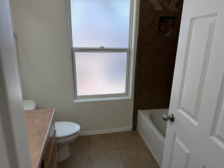 1600 Bradley Ct — Photo 29