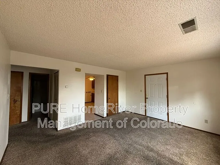 1122 Yuma St #B — Photo 3