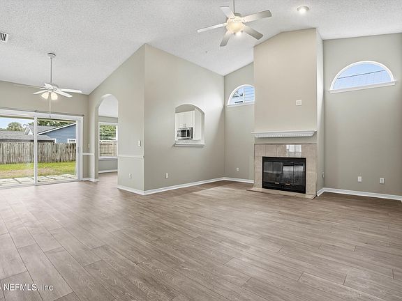 5th image of 811 14TH Avenue S