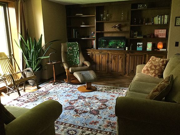 5th image of 137 College Ave