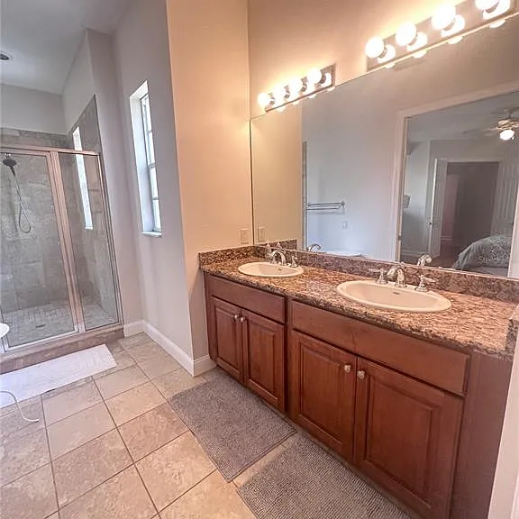 2303 Kensington Garden Ln — Photo 17