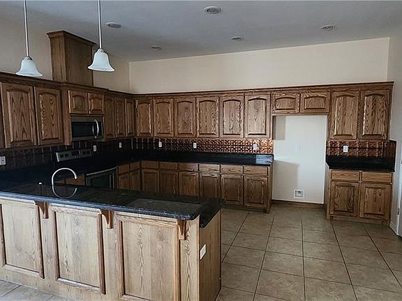 4th image of 1718 Irongate Dr APT A