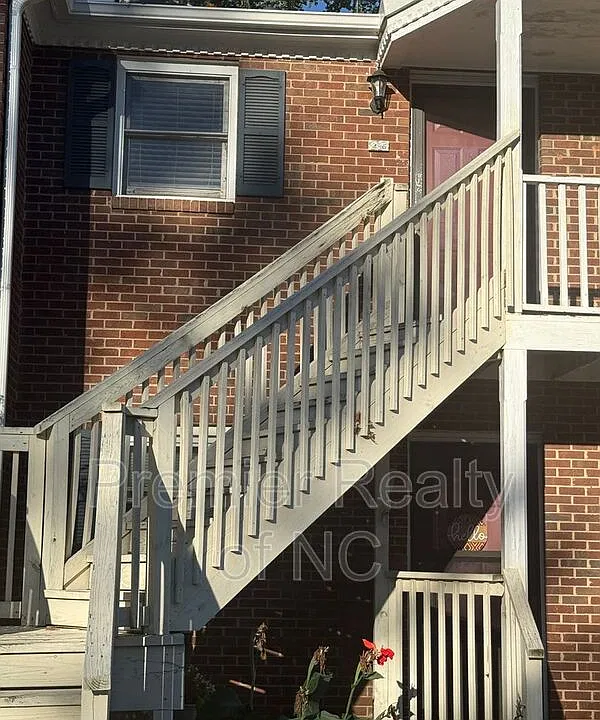 135 Columbine Dr #225