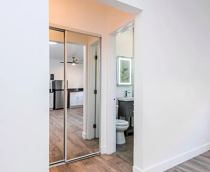 1439 N Curson Ave — Photo 16