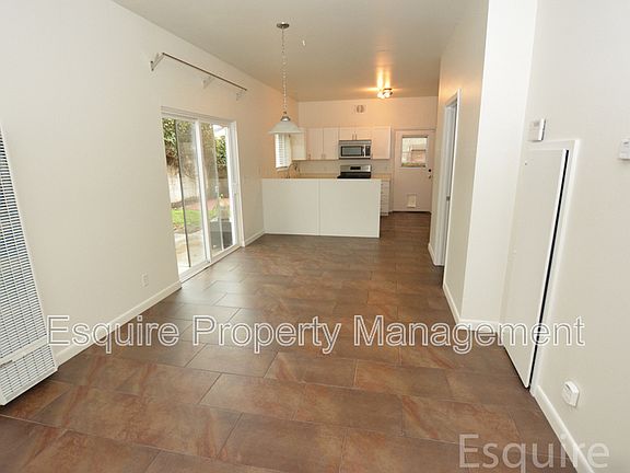 2nd image of 518 S Seaward Ave