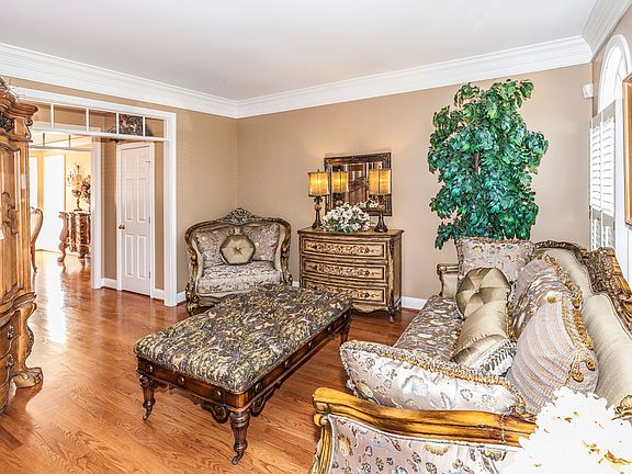4th image of 516 Altamira Dr