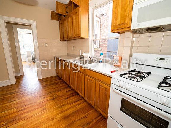 2nd image of 37-08 Astoria Blvd S #2R