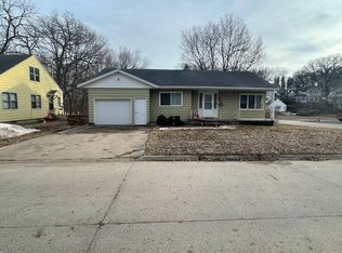 415 Bowery St, Sac City, IA 50583
