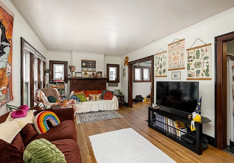 711 Granger Ave — Photo 4