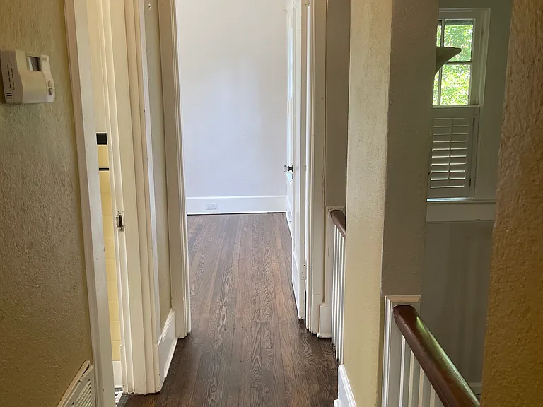 1124 N Spring St — Photo 34