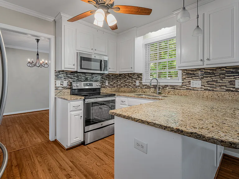 3924 Liberty Point Dr — Photo 16