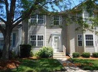 1667 Washington Ct, Geneva, IL 60134