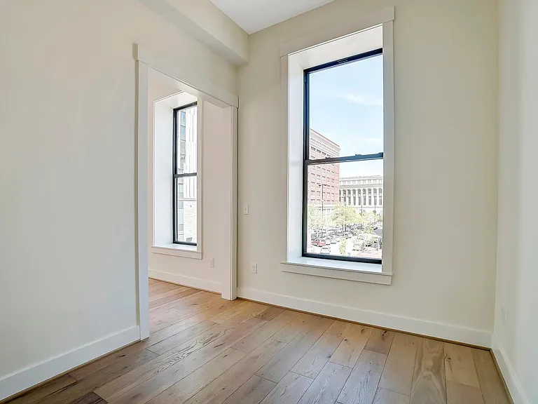 39 E Court St #3 — Photo 14