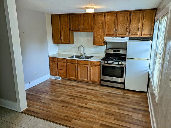 3rd image of 4461 Eaton St APT 2B