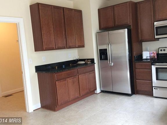 4th image of 3921 Creekside Dr