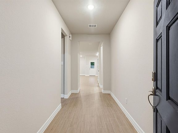 3rd image of 119 Buttonwood Ct