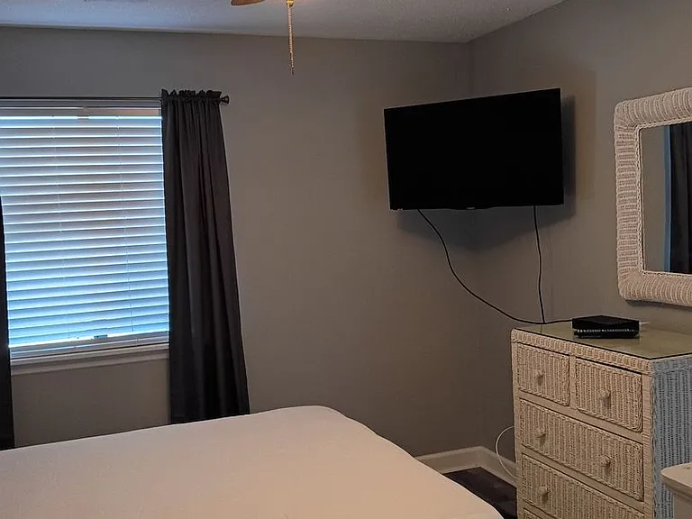 1870 Auburn Ln #20-A — Photo 15