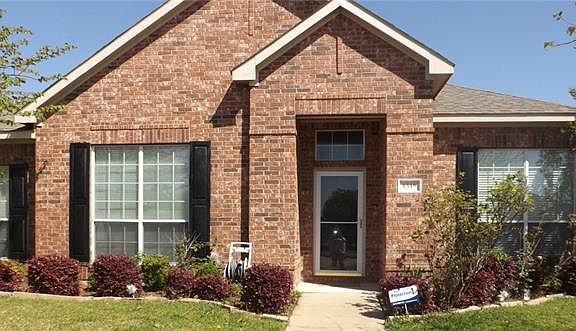 2nd image of 1319 Cypress Ln