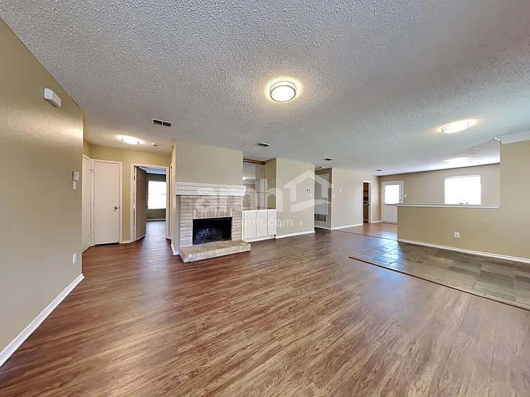 4609 Green Meadow Dr — Photo 8