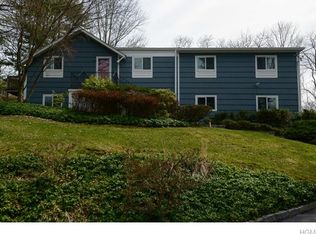 34 Meadow Ln, Chappaqua, NY