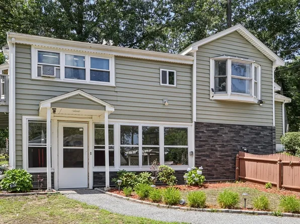 54 Oakwood Ave, Billerica, MA 01821