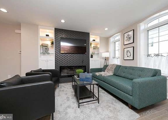 4th image of 2044 Mountain St