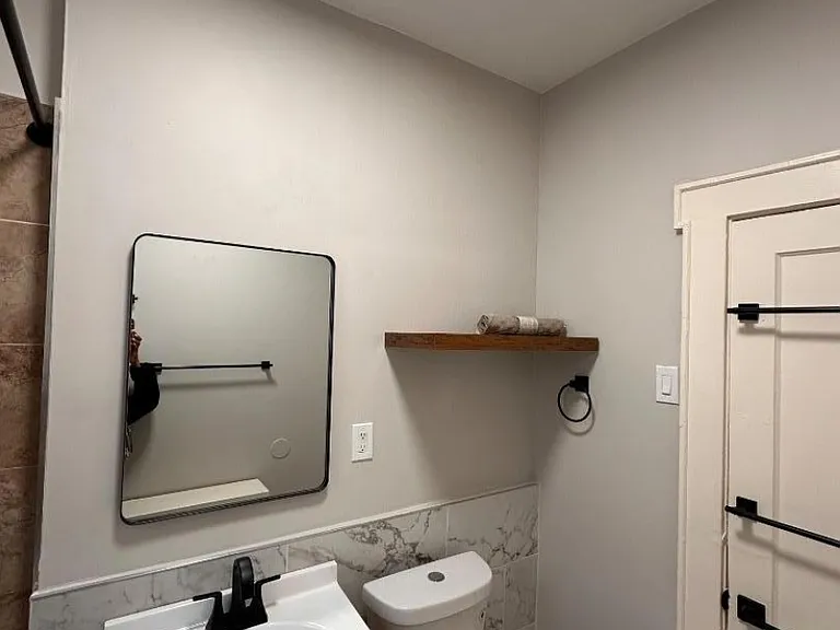 83 Aldine St #2R — Photo 17