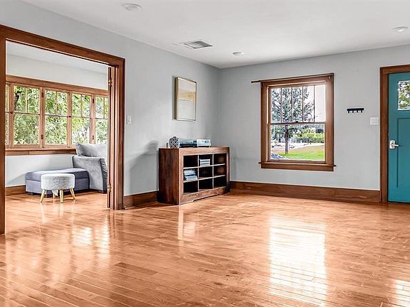 3rd image of 850 Hill Avenue