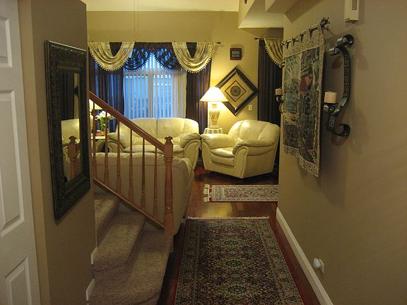 4th image of 1147 E Wilson Ave #43-1147-3