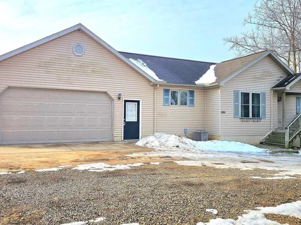 10513 Loughrea Ln, Cement City, MI 49233