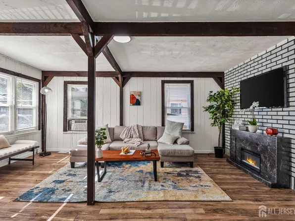 363 Ocean Blvd, Keyport, NJ 07735