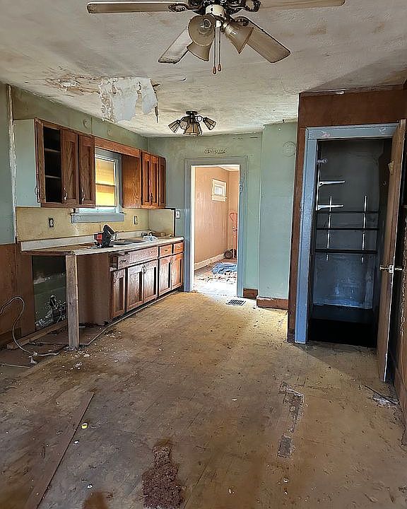 1st image of 4003 Norton Ave