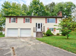 324 Crestview Ct, Hurricane, WV 25526