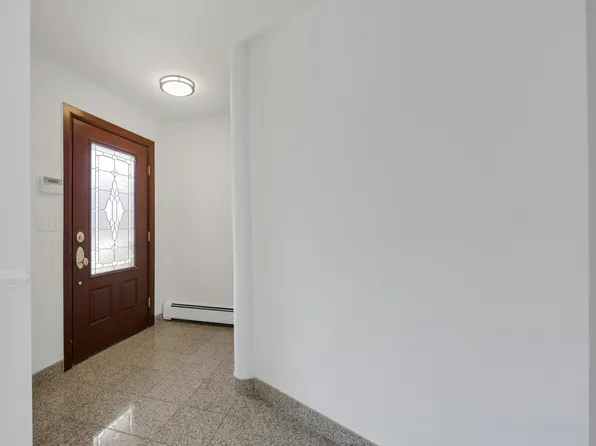 2413 Hammett Avenue image 8 of 46