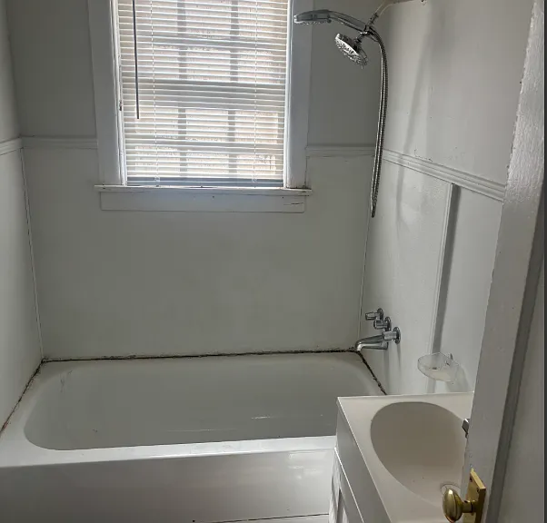 230 W Wood St — Photo 8