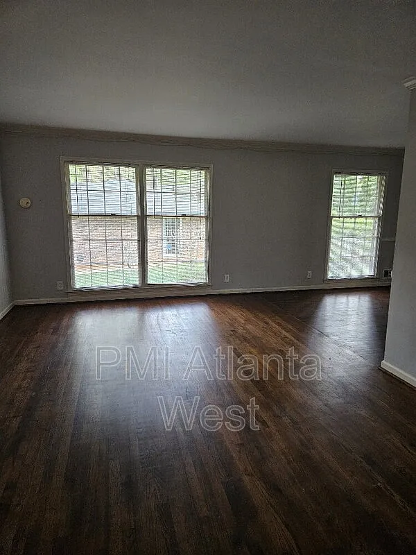 3 bed, 2.0 bath, 1665 sqft, $1,900 — Photo 3