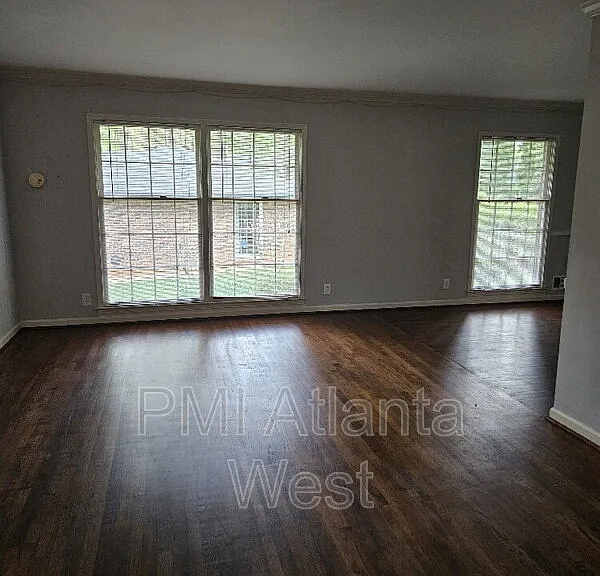 4757 Fellswood Dr — Photo 2