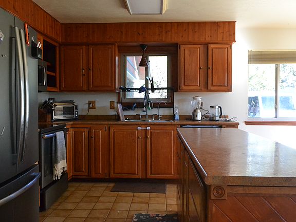 3rd image of 12 Tejon Dr #1