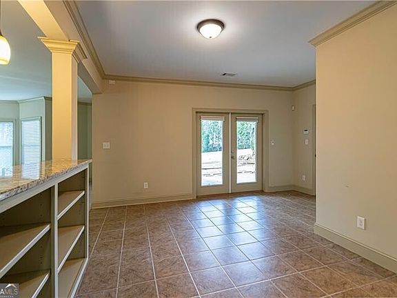3rd image of 2050 Oak Grove Rd NE