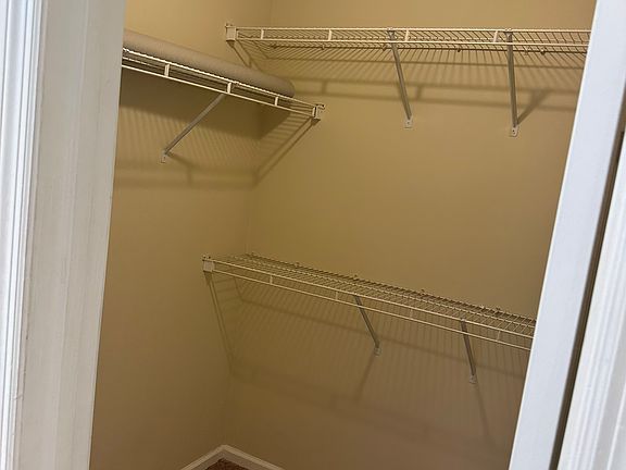 4th image of 4124 Sedgwyck Ln