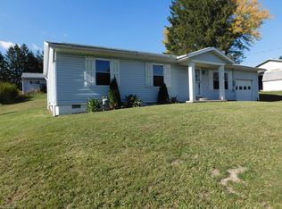 102 Kermit St, Terra Alta, WV 26764