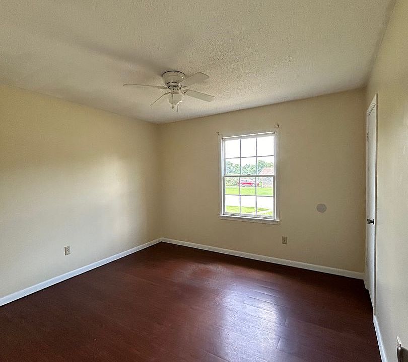 2nd image of 200 Coral Way
