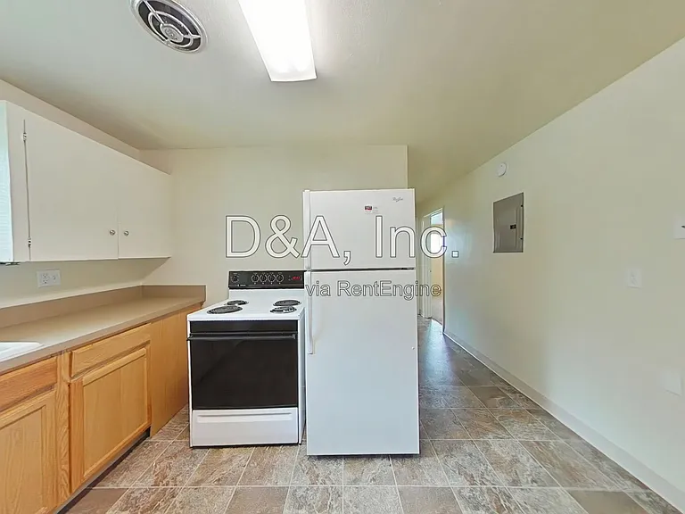 960 NW Cleveland Ave #5 — Photo 4