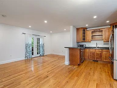 3rd image of 21 Dorr St #B