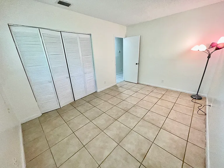 274 SW 9th St #1 — Photo 19
