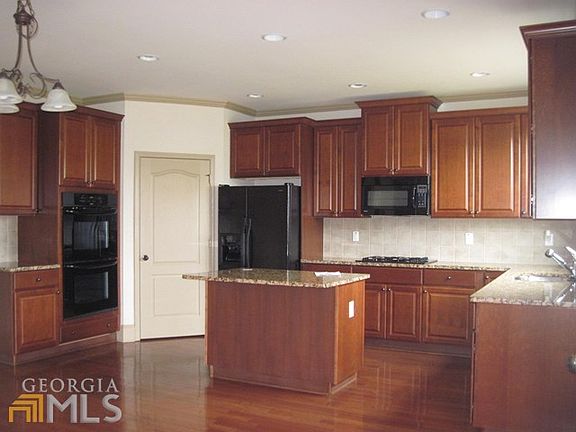 4th image of 3031 McCannon Mill Dr