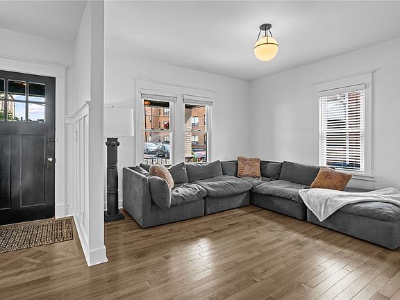 3rd image of 13 Wentworth Ave