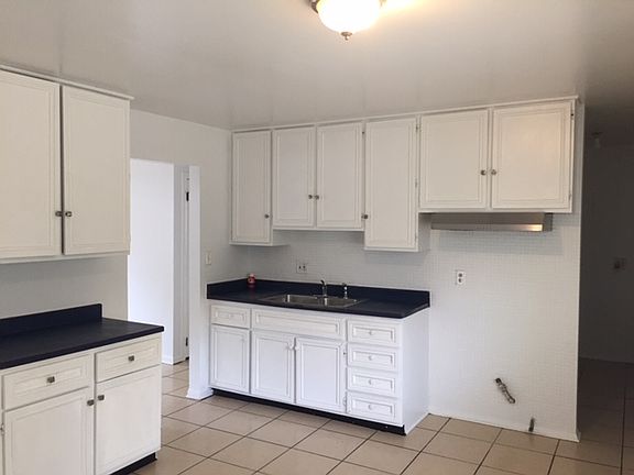 3rd image of 4342 Dartmoor Dr