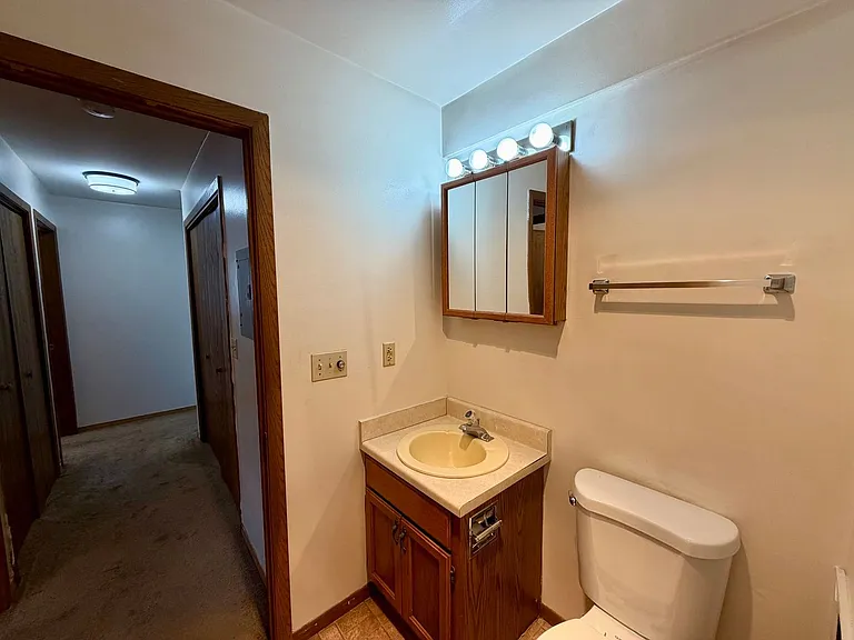 225 Crescent St — Photo 10
